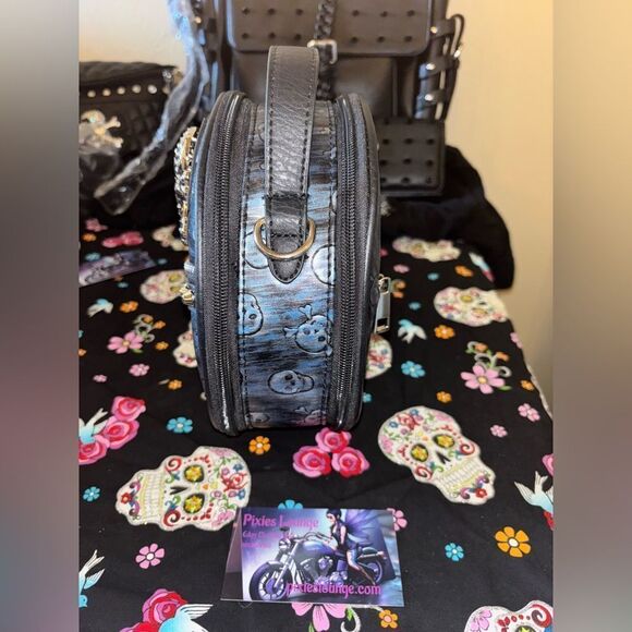 Rebels Ride Skull Crossbody Oval Bag - Picture 7 of 8
